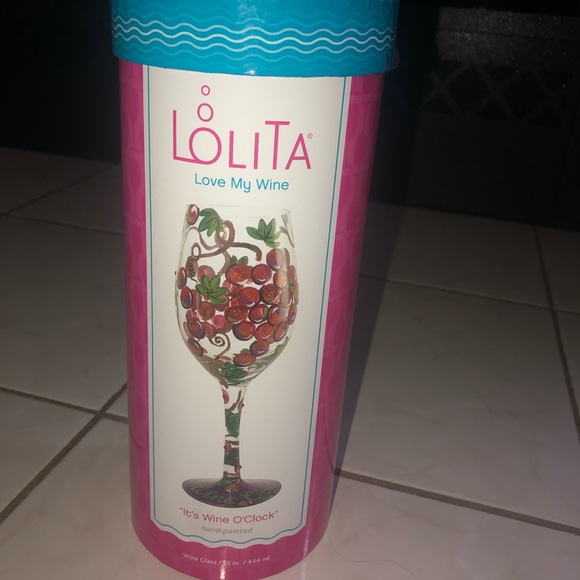 Brand new hand-painted wine glass! - Picture 1 of 3